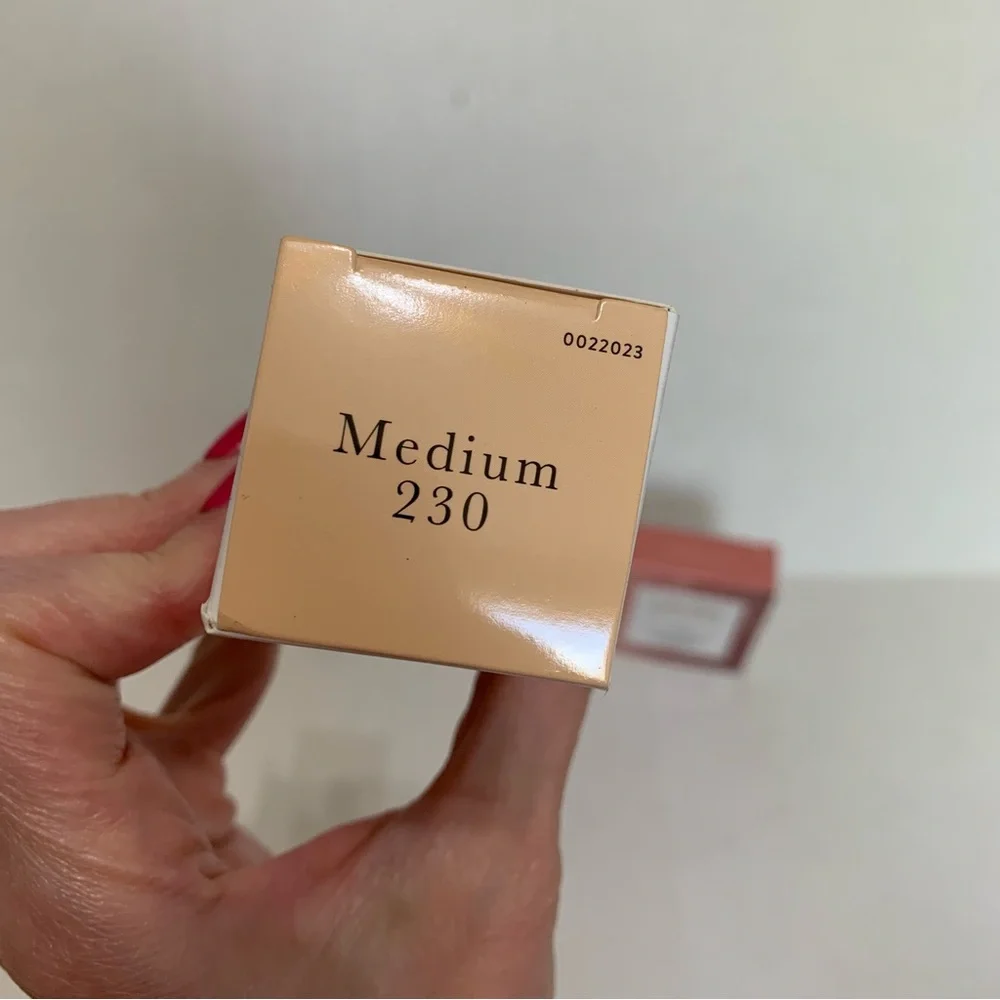 Laura Geller Double Take Foundation Medium, pink buttercream blush, kabuki brush